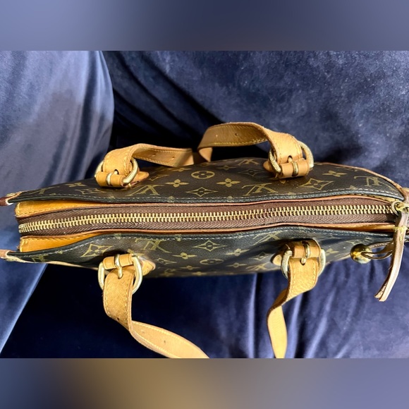 Louis Vuitton Purse, w/LV Logo, Rare, Good Condition, Spacious, Preowned-SD0086 - Picture 7 of 14